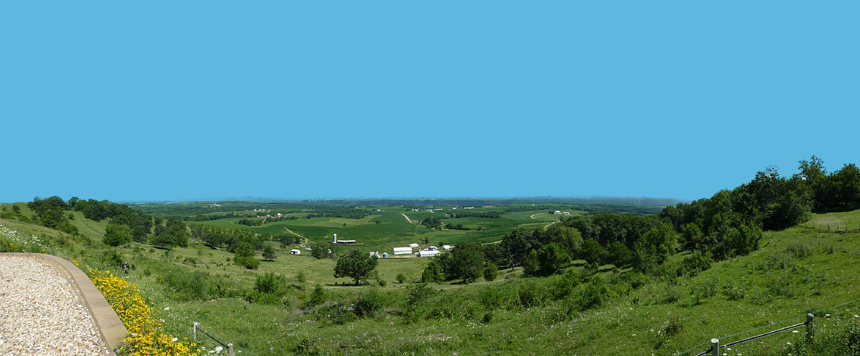 BEAUTIFUL SCENIC VIEW OF IOWA FIELDS